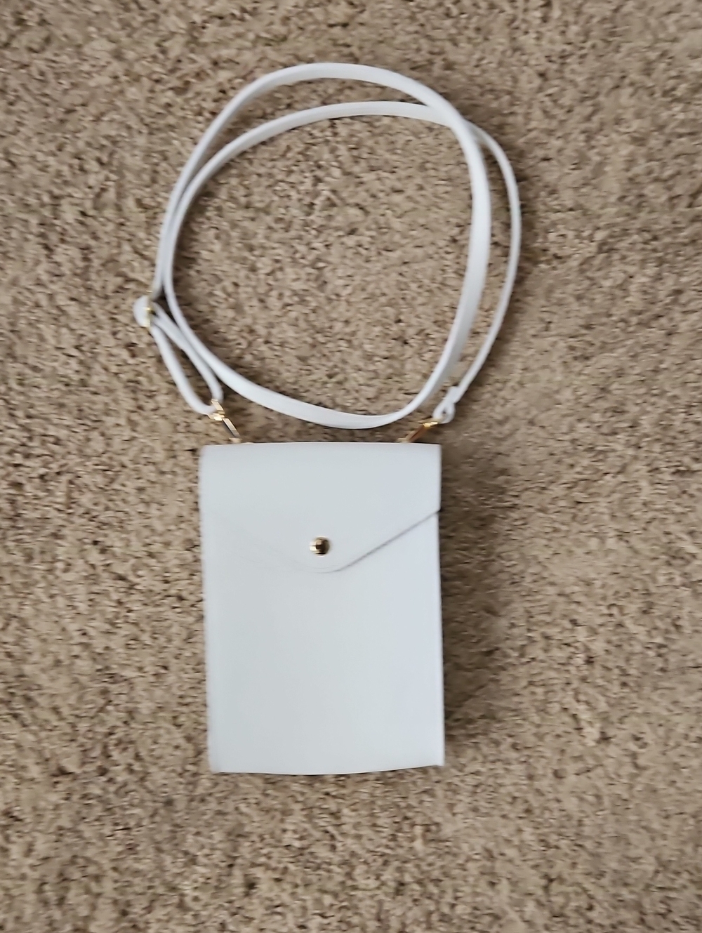 BNWT White Crossbody Phone Bag with Gold Accent
